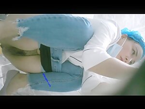 高档写字楼女厕偷拍美女白领