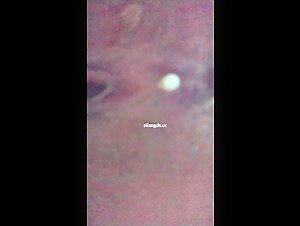 大神潜入某大学舞蹈教学楼厕所贴逼偷拍舞蹈生换衣服尿尿专心拍一个学妹