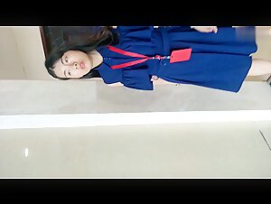 杂志社女厕所全景偷拍厕拍美女职员张着小口的鲍鱼