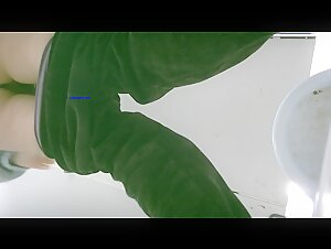 大学城女厕所全景偷拍众多的小姐姐 各种极品鲍鱼完美展示