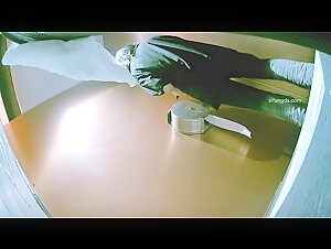 九月最新流出 厕拍大神网红餐厅女厕后拍女食客眼镜小美女尿完不擦就穿裤子了