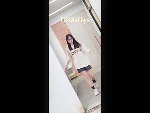 =商场女厕偷拍眼镜小妹微毛粉穴嫩的出水 小穴咕嘟咕嘟的冒水