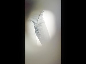 十一月最新流出 精品手持厕拍猫眼原创 新疆姑娘神仙颜值 神似古力娜扎美女下体爱液都拉丝了