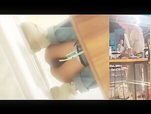 大神假扮豪宅业主 搭讪小区售楼部的小姐姐女厕偷拍尿尿连续几次偷拍夜市摆摊老板娘