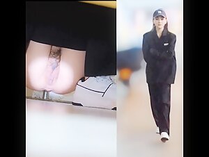 商场女厕小手电偷拍鸭舌帽小姐姐嘘嘘 肥美干净的嫩鲍鱼真想尝一尝